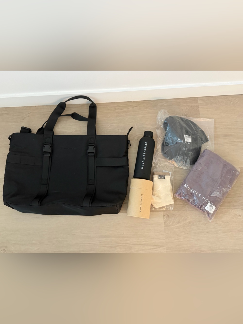 Muscle Republic Bag with Towel, Hat, Socks, Bottle, and Thermos